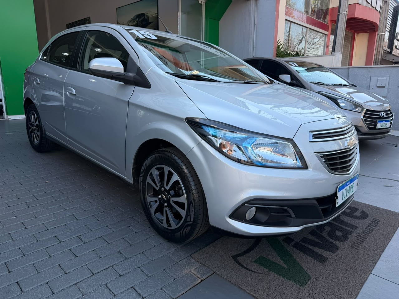 Chevrolet Onix 2015 à venda