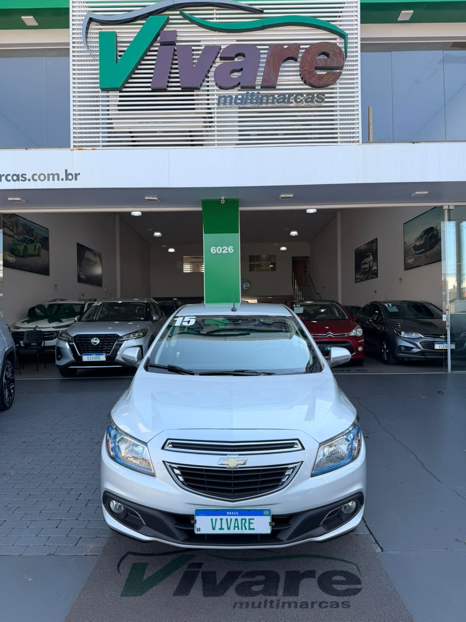 Chevrolet Onix Hatch LTZ 1.4 8V Flex Power Mec. 4P - foto 4